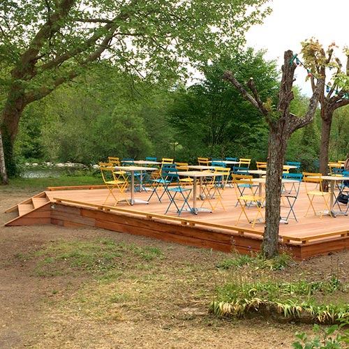 Création de terrasse extérieure pour bar ou auberge en région nantaise