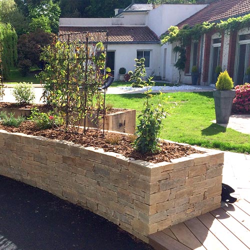 Jardinière en muret de pierre seiche en Maine-et-Loire