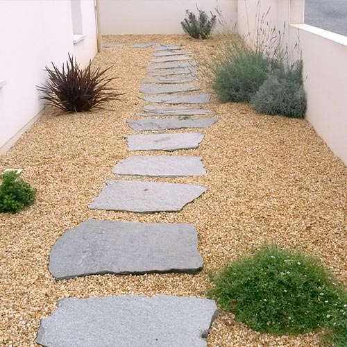 Chemin japonais en quartzite luzerne près de Nantes