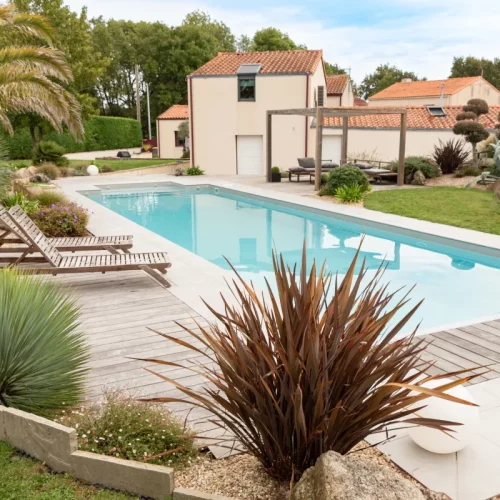 terrasse-plage-piscine-piscine-exotique-Nantes